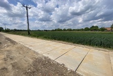 Druhá šance pro panely z přístavu ve Veselí: nově slouží v Milokošti