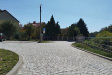 Ulice Rybníček ve Veselí nad Moravou dostala přes léto novou podobu Ulice Rybníček ve Veselí nad Moravou dostala přes léto novou podobu
